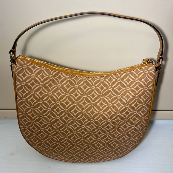 Michael Kors NWT Dover Large Half Moon Shoulder Bag - Picture 6 of 11